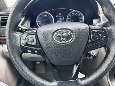 Used 2016 Toyota Camry LE FWD image 18
