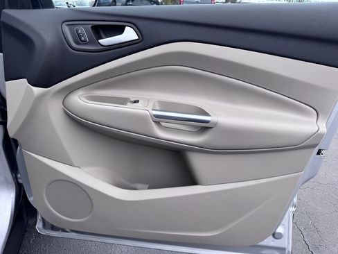 Used 2019 Ford Escape SEL image 23