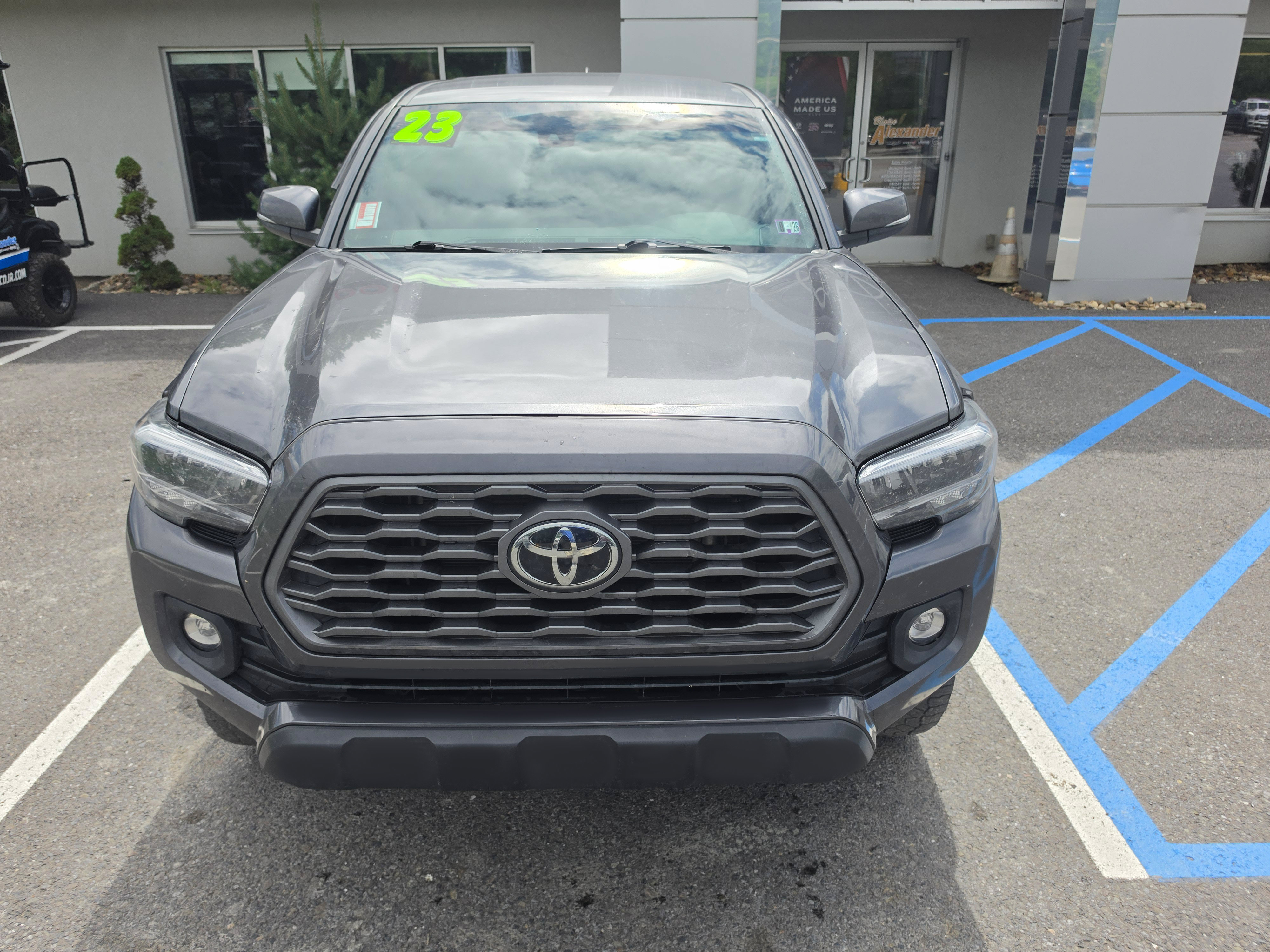 Used 2023 Toyota Tacoma TRD Off-Road AWD/4WD image 8