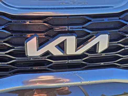 Used 2022 Kia Telluride S image 3