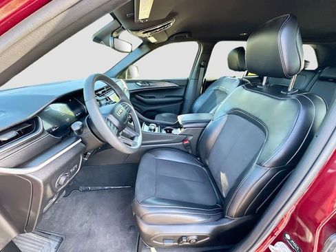 Used 2024 Jeep Grand Cherokee Altitude image 20