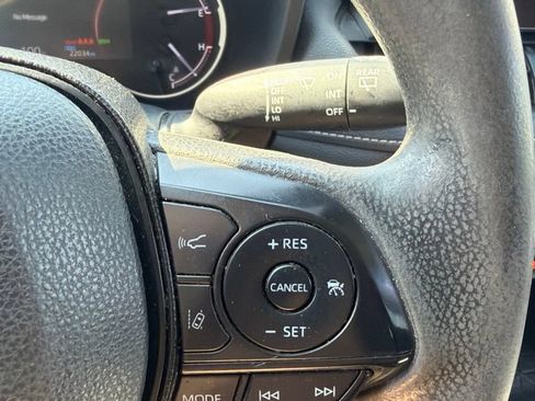 Used 2024 Toyota RAV4 LE AWD/4WD image 15