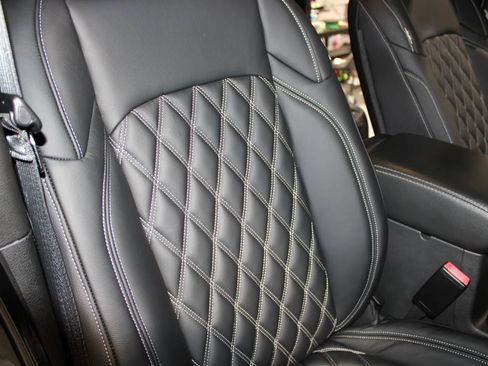 Used 2022 Jeep Gladiator Overland image 23