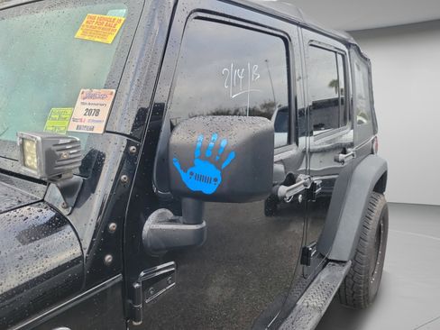 Used 2010 Jeep Wrangler Unlimited Islander image 24