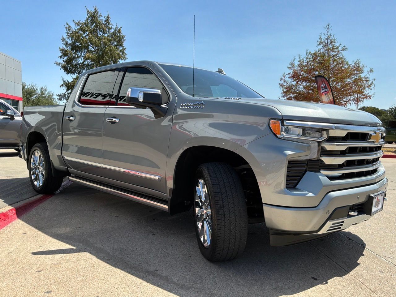 Used 2023 Chevrolet Silverado 1500 High Country AWD/4WD image 4