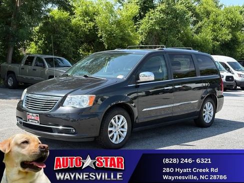 Used 2015 Chrysler Town & Country Limited Platinum FWD image 6