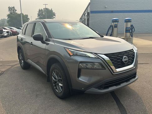 Used 2023 Nissan Rogue S AWD/4WD image 7