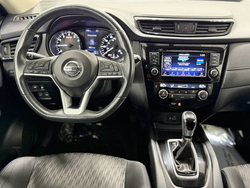 Used 2018 Nissan Rogue SV image 23