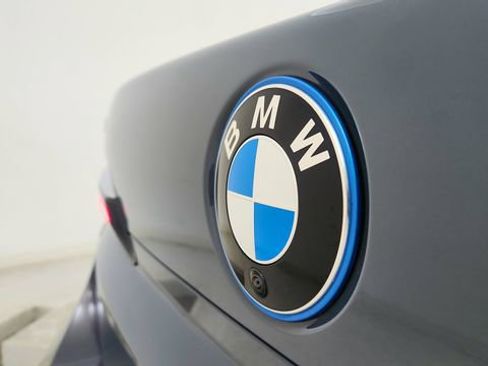 Used 2023 BMW i7 xDrive60 image 17