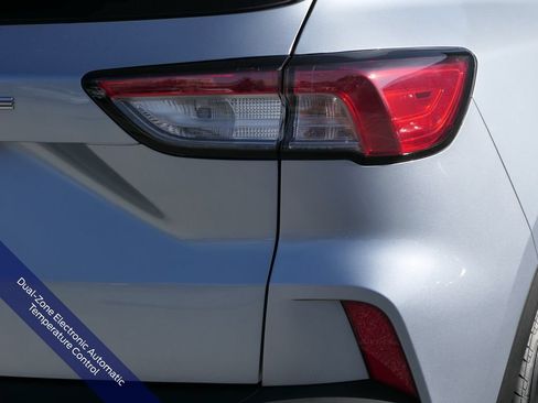 Used 2022 Ford Escape SE w/ Convenience Package FWD image 5