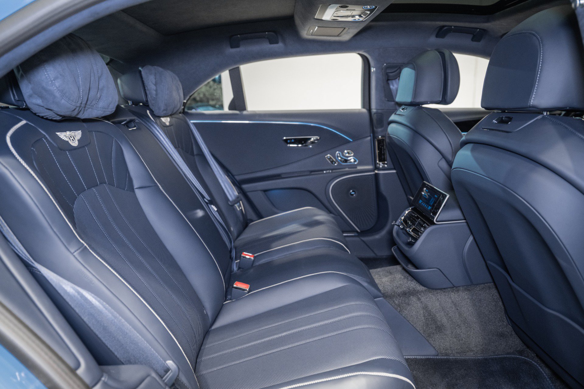 Used 2024 Bentley Flying Spur V8 AWD/4WD image 23