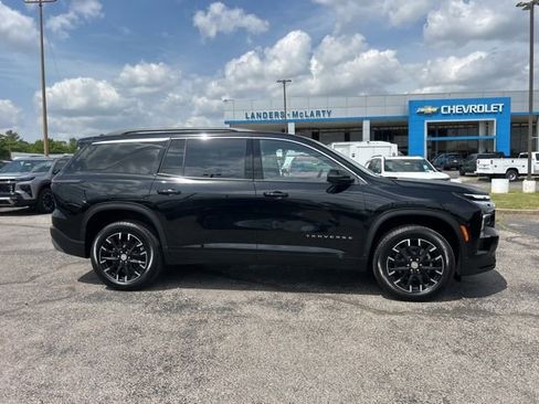 New 2026 Chevrolet Traverse LT FWD image 2