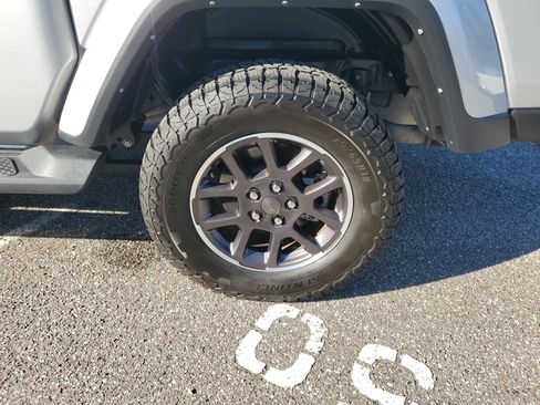 Used 2022 Jeep Gladiator Overland w/ Popular Equipment Package image 8