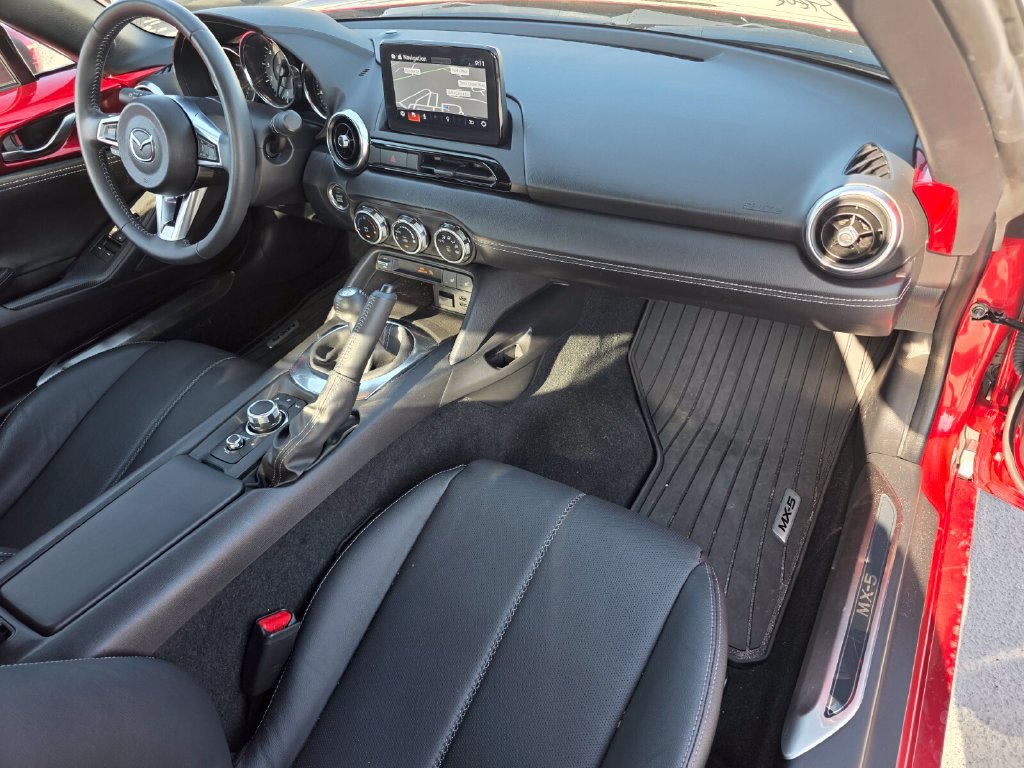 Used 2023 MAZDA MX-5 Miata Grand Touring RWD image 25