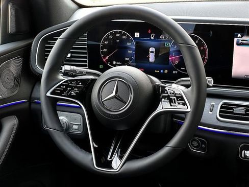 Used 2025 Mercedes-Benz GLS 450 4MATIC image 25