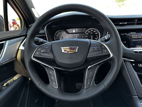 New 2025 Cadillac XT5 Premium Luxury image 11