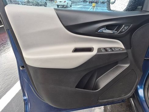 Used 2022 Chevrolet Equinox LS FWD image 13