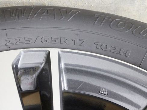 Used 2018 Toyota RAV4 XLE image 40