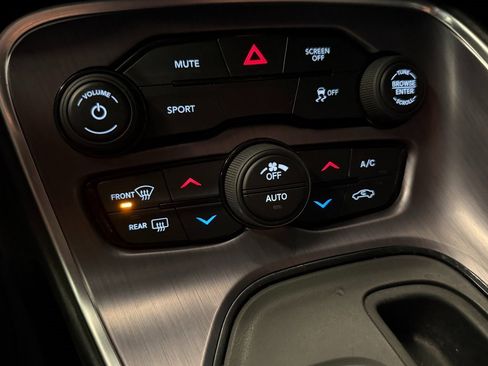 Used 2018 Dodge Challenger SXT w/ Blacktop Package image 15