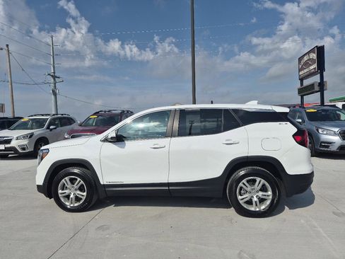 Used 2023 GMC Terrain SLE w/ LPO, Floor Liner Package image 9