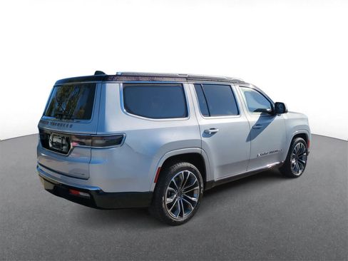 Used 2022 Jeep Grand Wagoneer Series III image 8