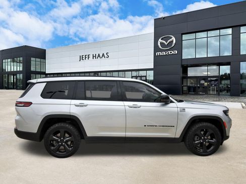 Used 2023 Jeep Grand Cherokee L Laredo AWD/4WD image 5