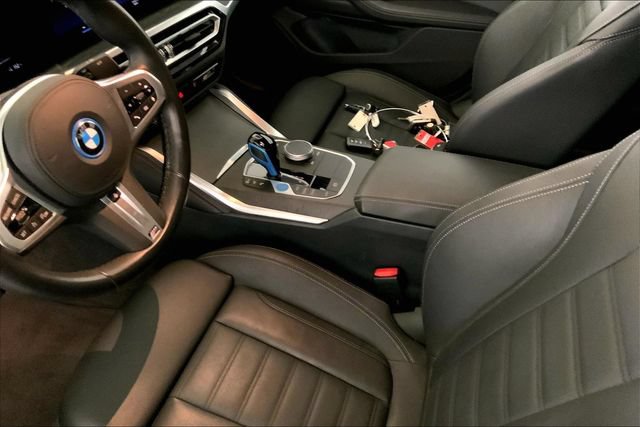 Used 2022 BMW i4 eDrive40 w/ M Sport Package RWD image 8