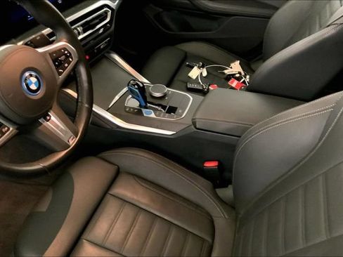 Used 2022 BMW i4 eDrive40 w/ M Sport Package RWD image 8