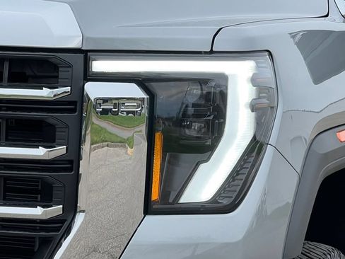 New 2026 GMC Sierra 2500 SLE w/ SLE Value Package; AWD/4WD image 43