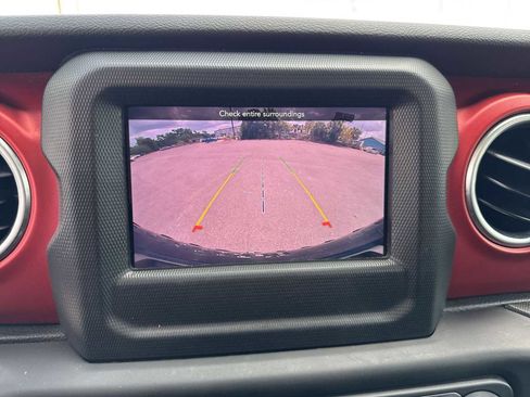 Used 2021 Jeep Wrangler Unlimited Rubicon image 38