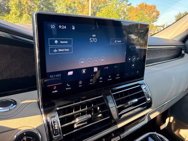 Used 2023 Lincoln Navigator Reserve AWD/4WD image 31