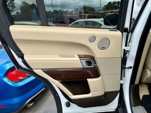 Used 2014 Land Rover Range Rover Supercharged image 29