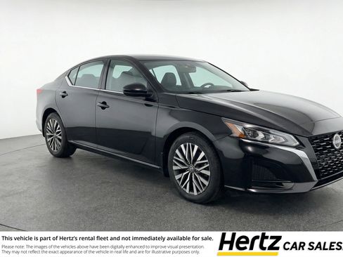 Used 2025 Nissan Altima 2.5 SV image 1