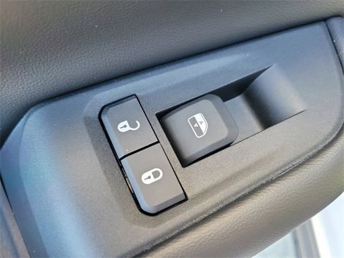 New 2025 Jeep Grand Cherokee Altitude image 12