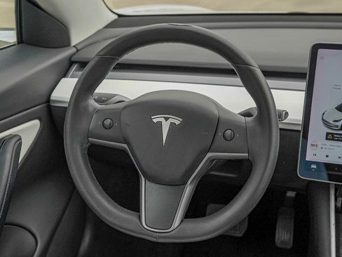 Used 2020 Tesla Model 3 image 24