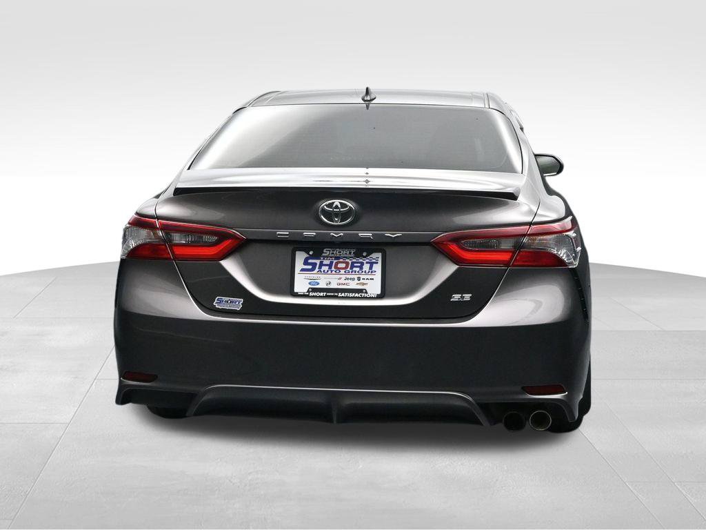 Used 2022 Toyota Camry SE FWD image 4
