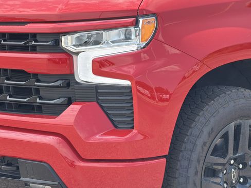 Used 2023 Chevrolet Silverado 1500 RST w/ Convenience Package II AWD/4WD image 8