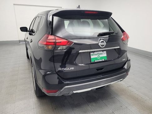 Used 2018 Nissan Rogue S image 6
