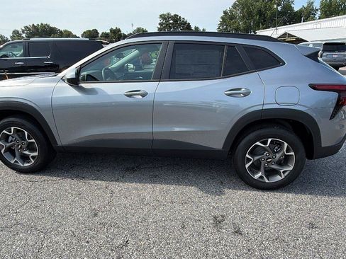New 2026 Chevrolet Trax LT w/ Driver Confidence Package FWD image 11