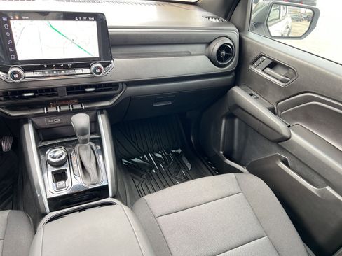 Used 2025 Chevrolet Colorado Trail Boss image 28
