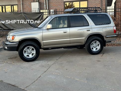 Used 2001 Toyota 4Runner SR5 image 10
