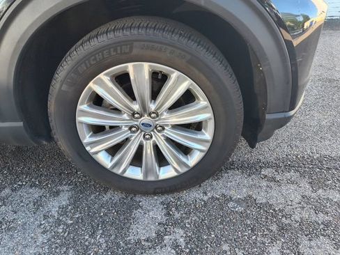 Used 2023 Ford Explorer Limited w/ Limited Technology Package AWD/4WD image 12