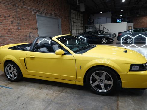 Used 2003 Ford Mustang Cobra image 2