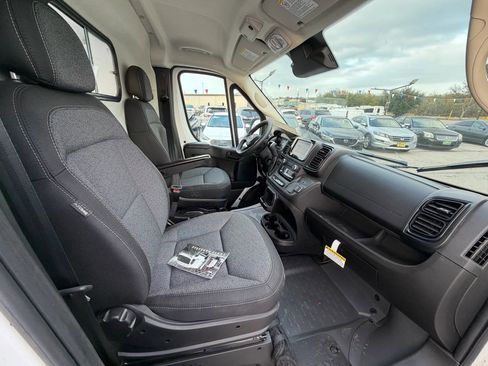 Used 2024 RAM ProMaster 2500 w/ Convenience Group image 20