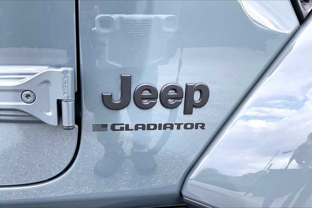 Used 2024 Jeep Gladiator Sport AWD/4WD image 27