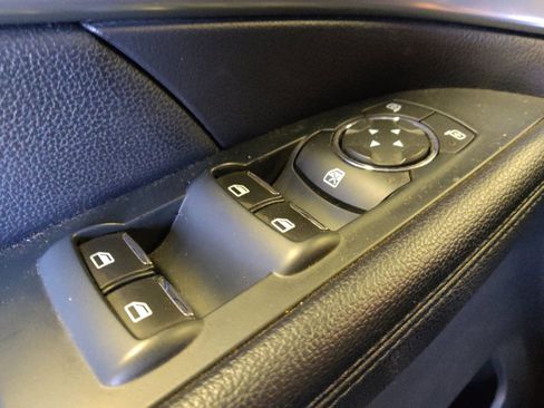 Used 2018 Ford Explorer XLT w/ Equipment Group 202A FWD image 27
