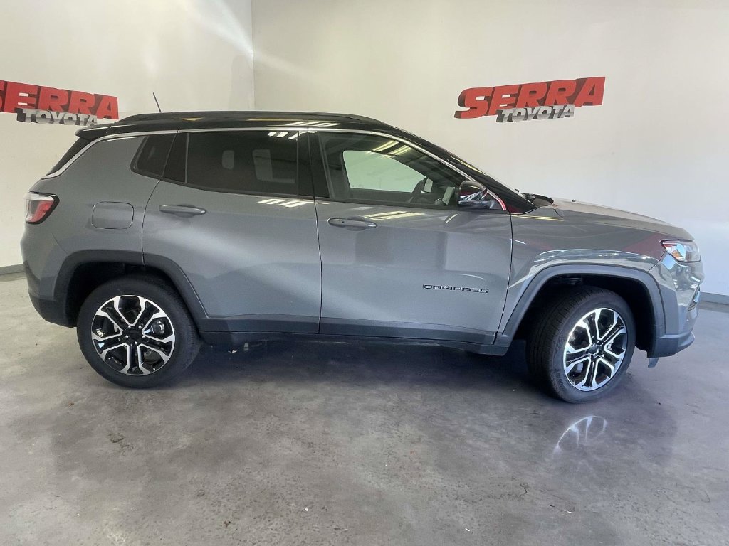 Used 2024 Jeep Compass Limited AWD/4WD image 2