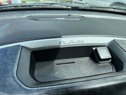 Used 2020 RAM 1500 Big Horn AWD/4WD image 32