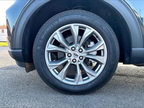 Used 2022 Ford Explorer XLT w/ Equipment Group 202A AWD/4WD image 2