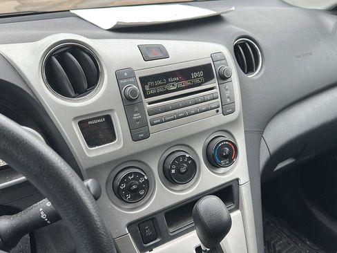 Used 2010 Pontiac Vibe w/ Preferred Package image 13